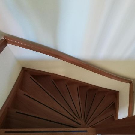 Hooivak Apartment Холум Екстериор снимка