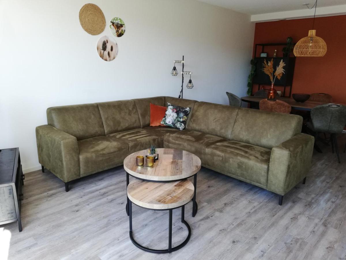 Hooivak Apartment Холум Екстериор снимка