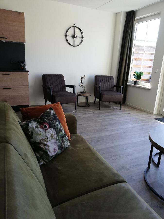 Hooivak Apartment Холум Екстериор снимка