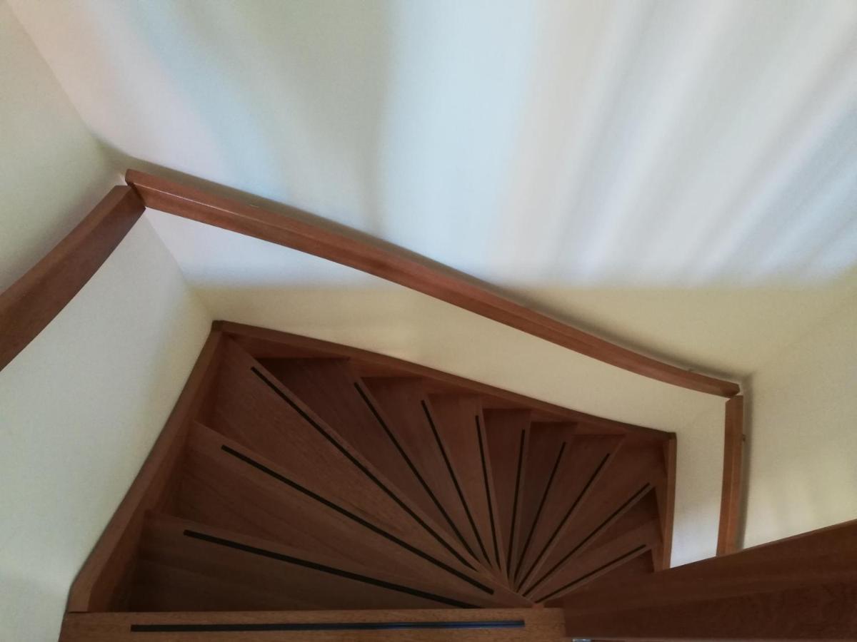 Hooivak Apartment Холум Екстериор снимка